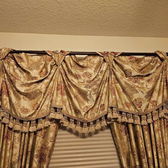 RARE CROSCILL OLIMPIA FLORAL FLOWER 110"x17" PRIMA VALANCE WINDOW TREATMENT - Picture 1 of 14